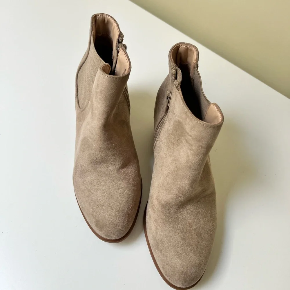 Treasure & Bond Taupe Ankle Booties Veronica Youth Size 1‎
